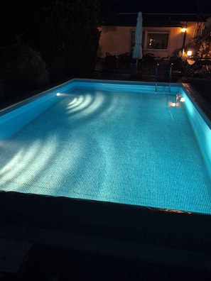 Outdoor pool - Vacation home with 8 beds, garden, terrace, barbecue, pool in Krostitz near Leipzig (Krostitz)