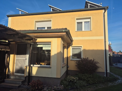 Vacation home with 8 beds, garden, terrace, barbecue, pool in Krostitz near Leipzig