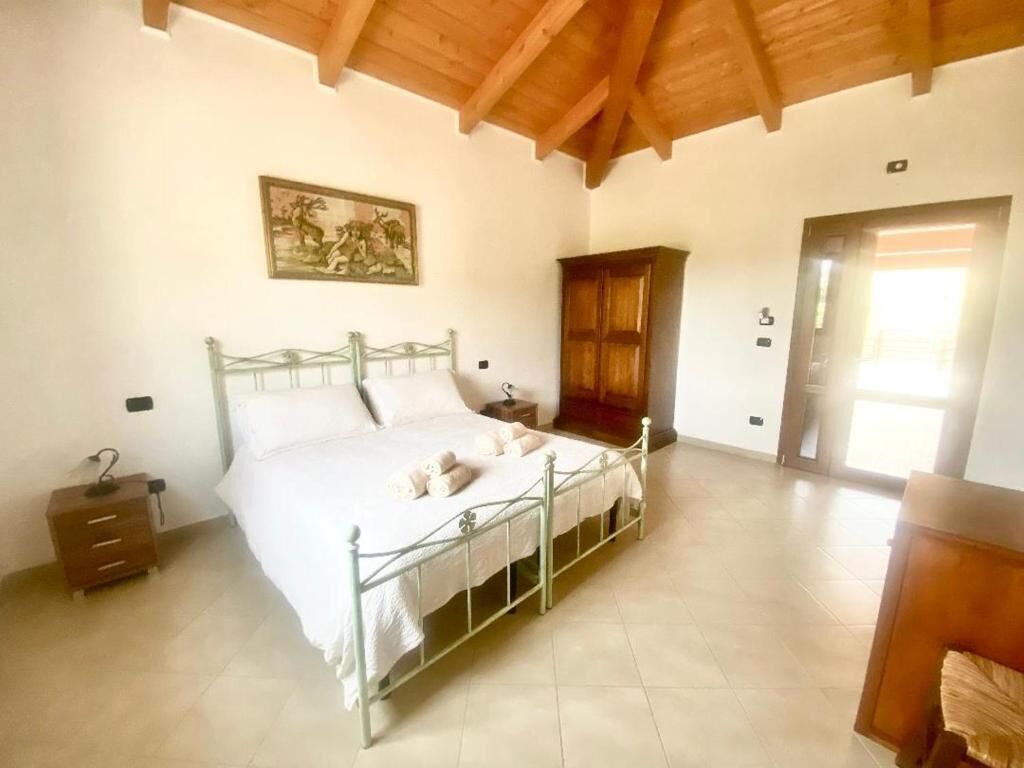 Quarto casal ou duplo, vista para o pátio | Wi-Fi de cortesia, acesso para cadeiras de rodas
