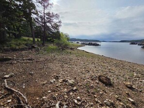 Beach - Drift Away- 2-bedroom Lakefront house with Easy walk to Lake (Garfield)