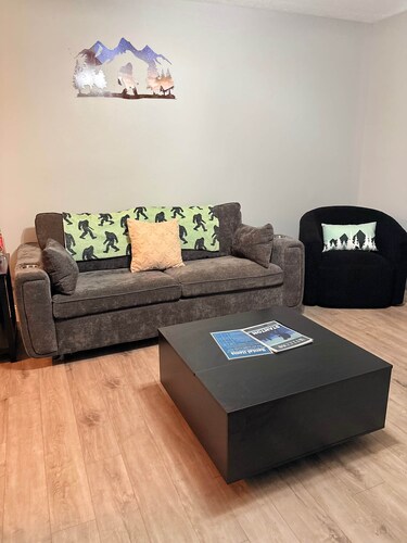 Yeti Escape I Cozy 2BR I 15m to RRG I Wi-Fi