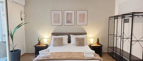 1 bedroom, in-room safe, desk, iron/ironing board