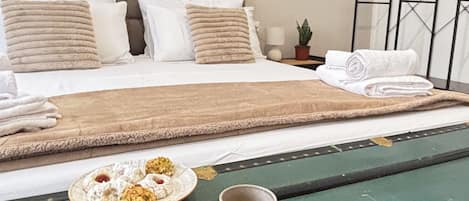 1 Schlafzimmer, Zimmersafe, Schreibtisch, Bügeleisen/Bügelbrett