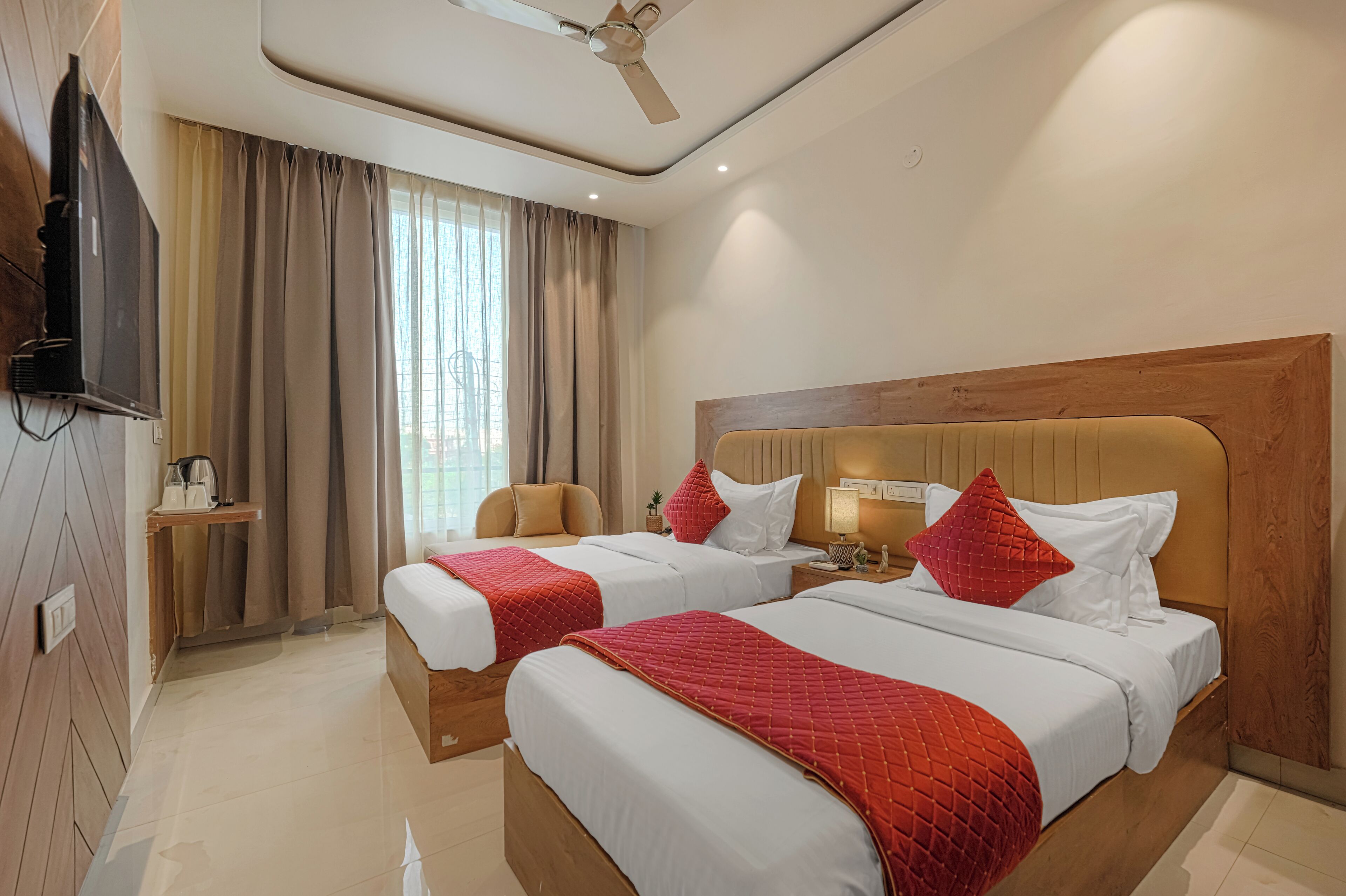 Executive Twin Room, City View | Laptop workspace, free WiFi