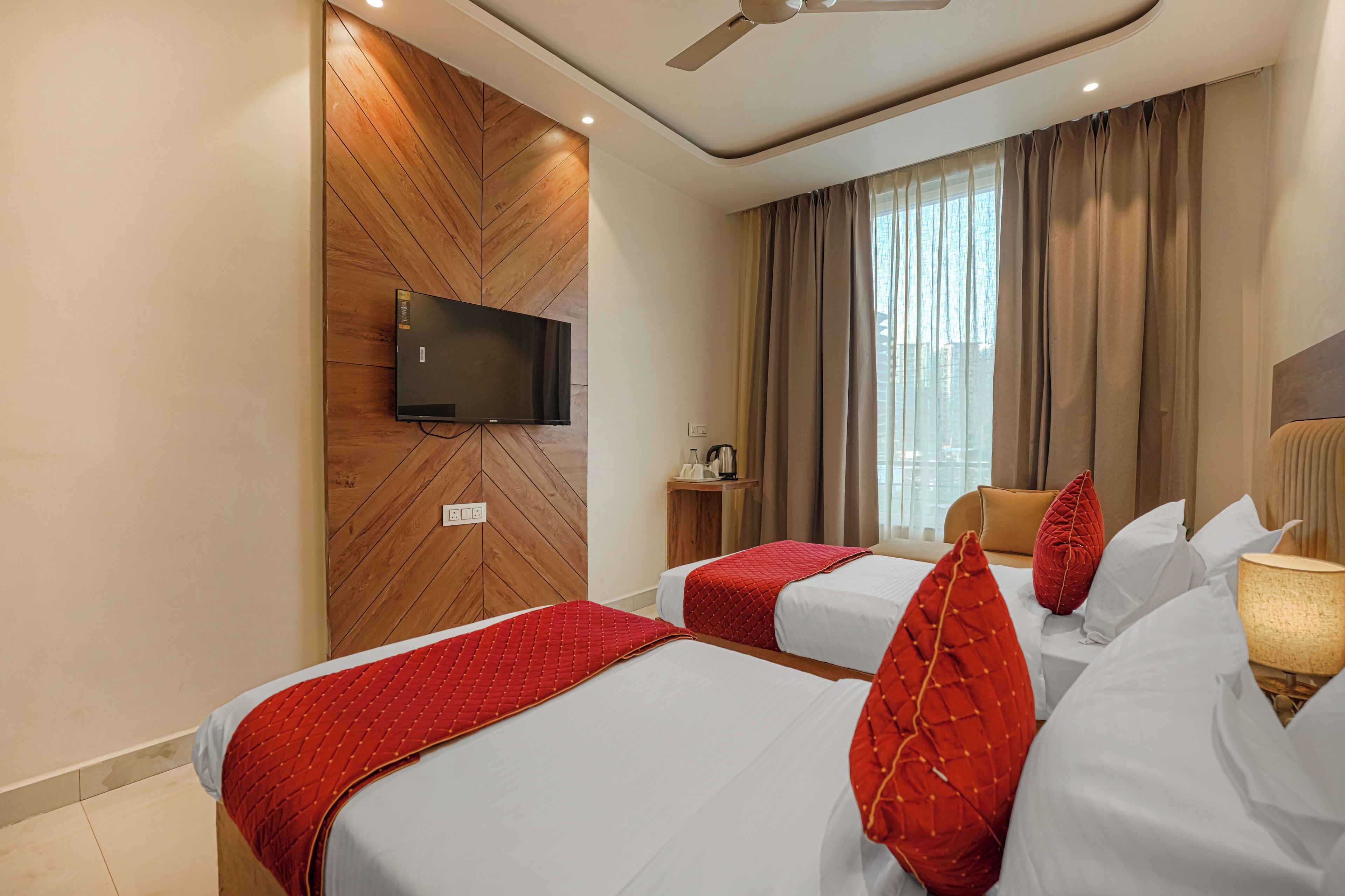 Executive Twin kamer, uitzicht op stad | Luxe beddengoed, donzen dekbedden, bedden met traagschuimmatras