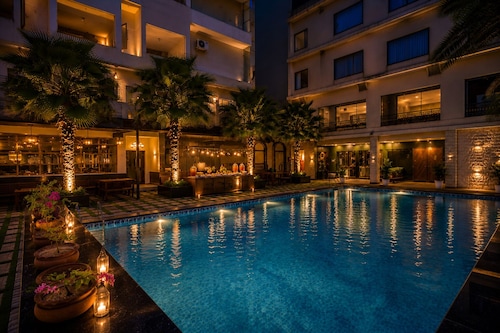 Hotel Escala - Near Golden Gate Amritsar