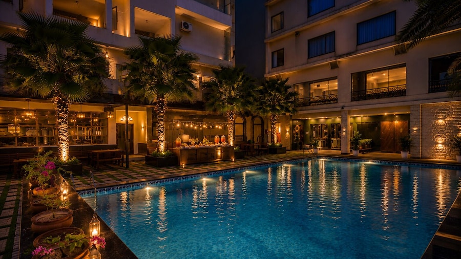 Hotel Escala - Near Golden Gate Amritsar