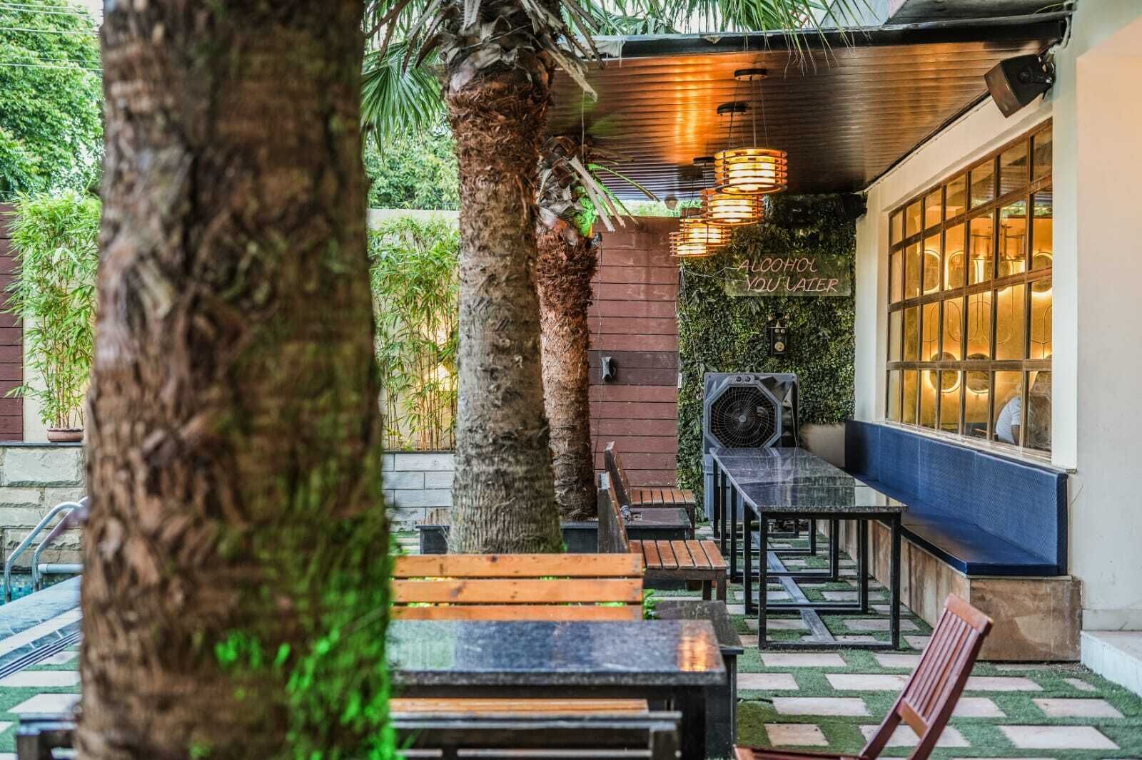 Tempat makan outdoor