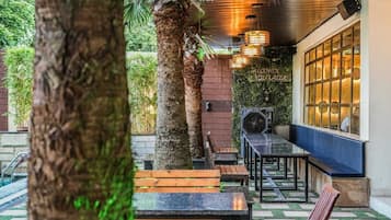Tempat makan outdoor