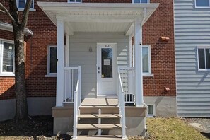 Exterior detail - Apartamento con estacionamiento en Rimouski (Rimouski)