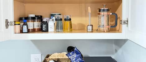 Macchina per tè/caffè, frigorifero, microonde, forno