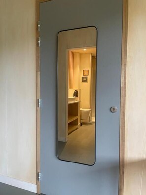 Chambre Double, balcon, vue jardin | Intérieur