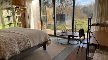 Kamar Double atau Twin, pemandangan kebun | Meja kerja, ruang kerja ramah laptop, dan Wi-Fi gratis