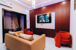 Family Apartment | Living area - VINCHEE SUITES (Lagos)