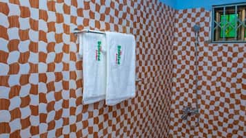 タオル、石鹸、シャンプー、トイレットペーパー
