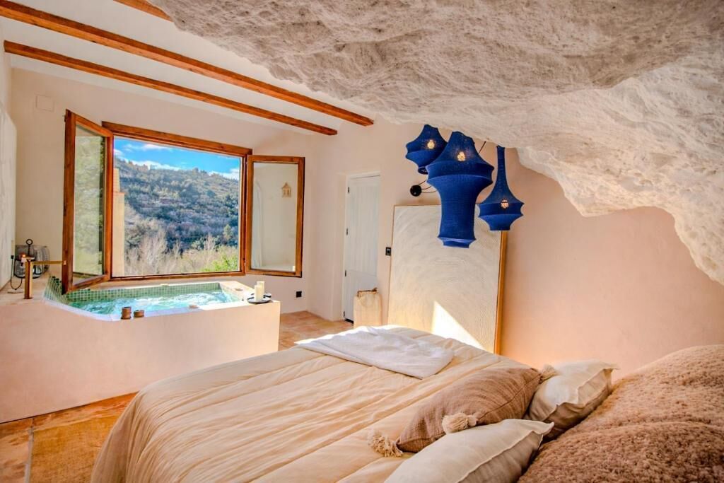 Deluxe Suite, Mountain View | Free WiFi