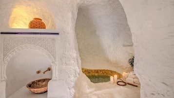 Suite, uitzicht op zwembad | Spa