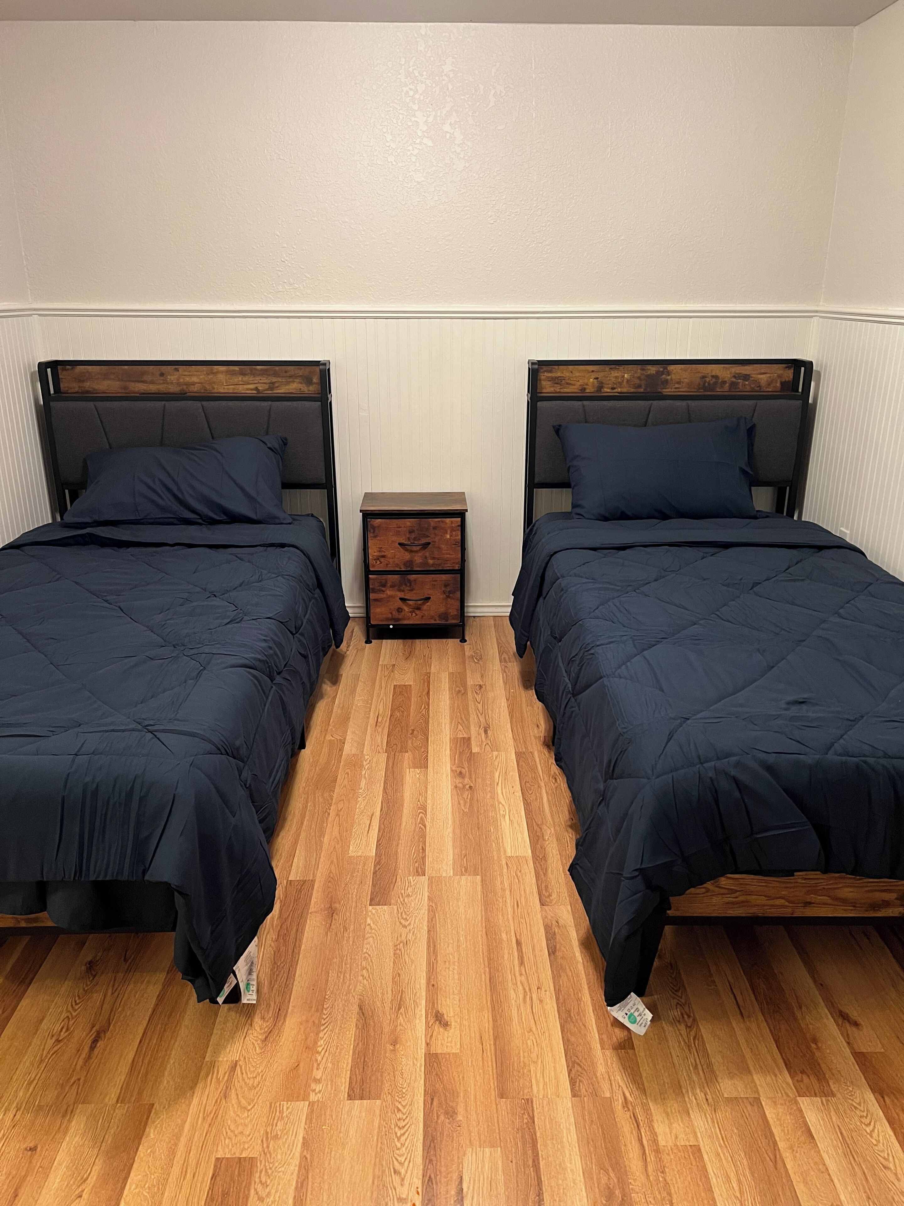 WiFi (free), bed sheets