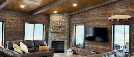Smart TV, fireplace