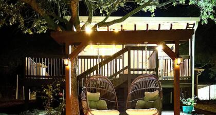 Waterfront Retreat - Pier + Fishing + Fire Pit - Arroyo City, Texas