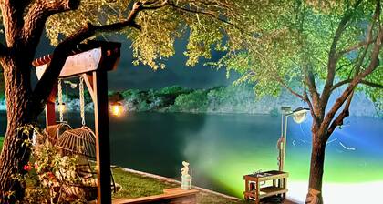 Waterfront Retreat - Pier + Fishing + Fire Pit - Arroyo City, Texas