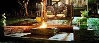 Waterfront Retreat - Pier + Fishing + Fire Pit - Arroyo City, Texas