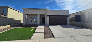 Exterior - Comfortable 3BR Home , Eastside El Paso, Family Friendly (El Paso)