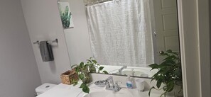 Bathroom - Comfortable 3BR Home , Eastside El Paso, Family Friendly (El Paso)