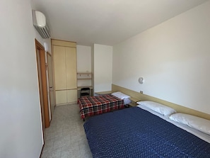 4 bedrooms, internet, bed sheets - Apartment ample parking and view of Assisi near the Porziuncola - Sole (Santa Maria degli Angeli)