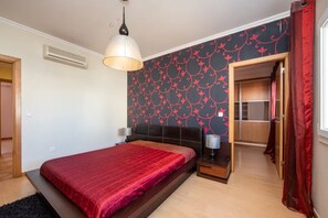 3 bedrooms, WiFi, bed sheets