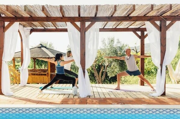 Property grounds - Writer's retreat: cottage with outdoor bath and pool (Moncarapacho)