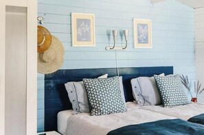 Iron/ironing board, WiFi, bed sheets - Writer's retreat: cottage with outdoor bath and pool (Moncarapacho)