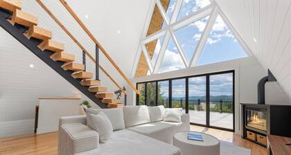 Stunning A-Frame w/ Hot Tub · Mtn View · Fire Pit · BBQ Grill