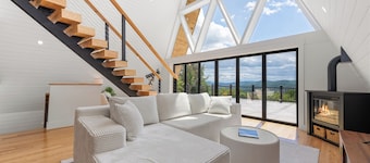 Stunning A-Frame w/ Hot Tub · Mtn View · Fire Pit · BBQ Grill