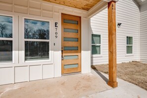 Exterior detail - Brand New Duplex Near Downtown (Sulphur Springs)