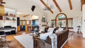 House (4 Bedrooms) | Interior