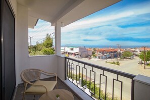 Luxury Apartment, Balcony, Sea View | Property grounds