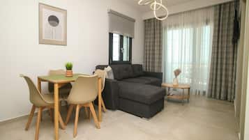 Apartamento superluxo | Opções para refeição no quarto