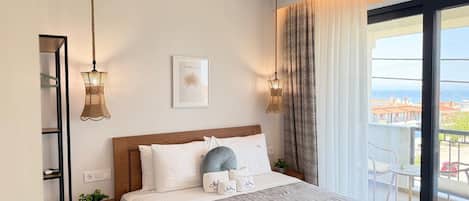 Luxury Apartment, Balcony, Sea View | In-room safe, blackout drapes, soundproofing, iron/ironing board