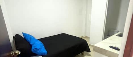 Basic Room, 1 Queen Bed | Free WiFi, bed sheets