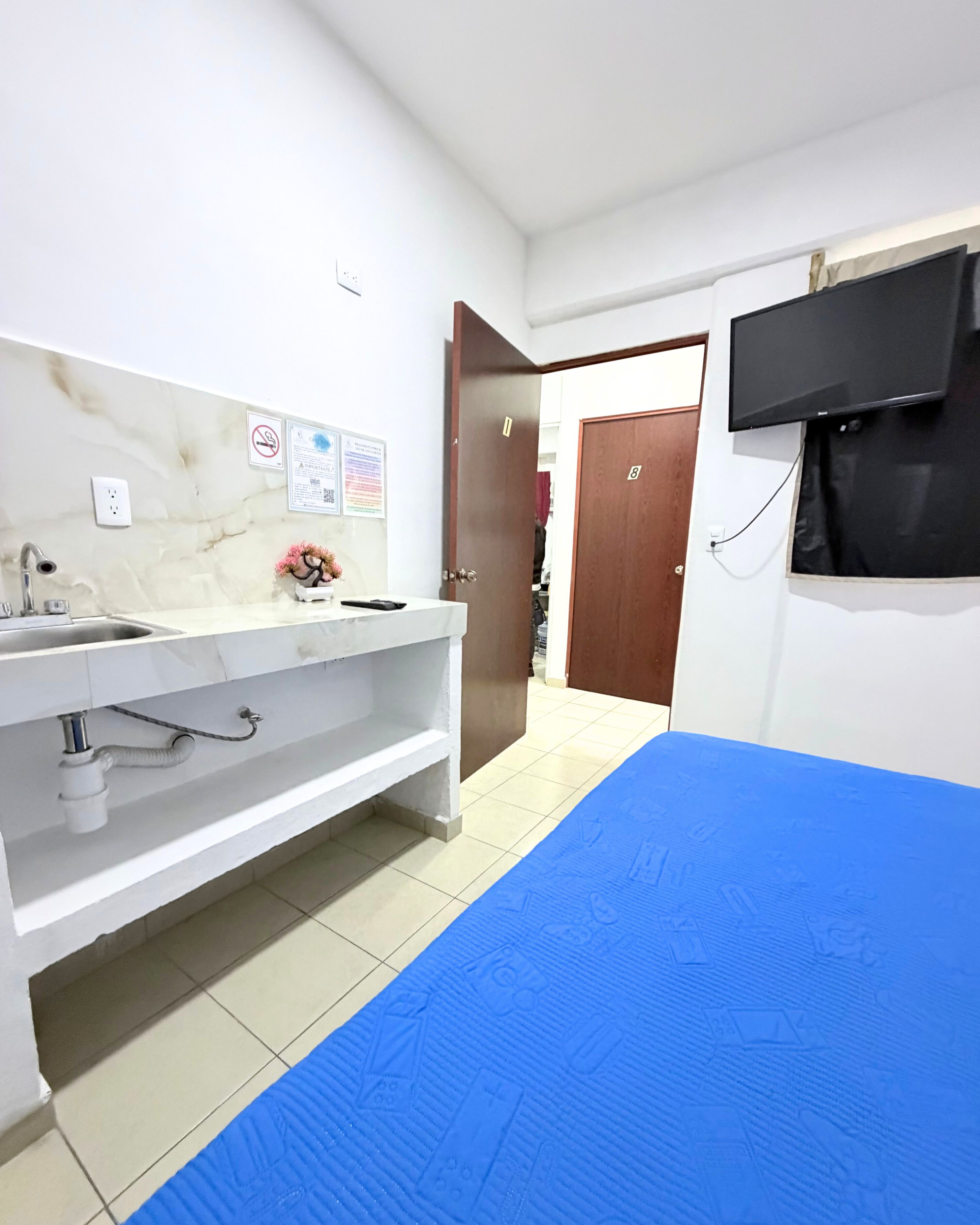 Basic Room, 1 Queen Bed | Free WiFi, bed sheets