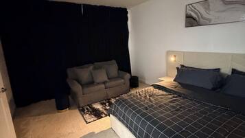 3 bedrooms, iron/ironing board, free WiFi, wheelchair access
