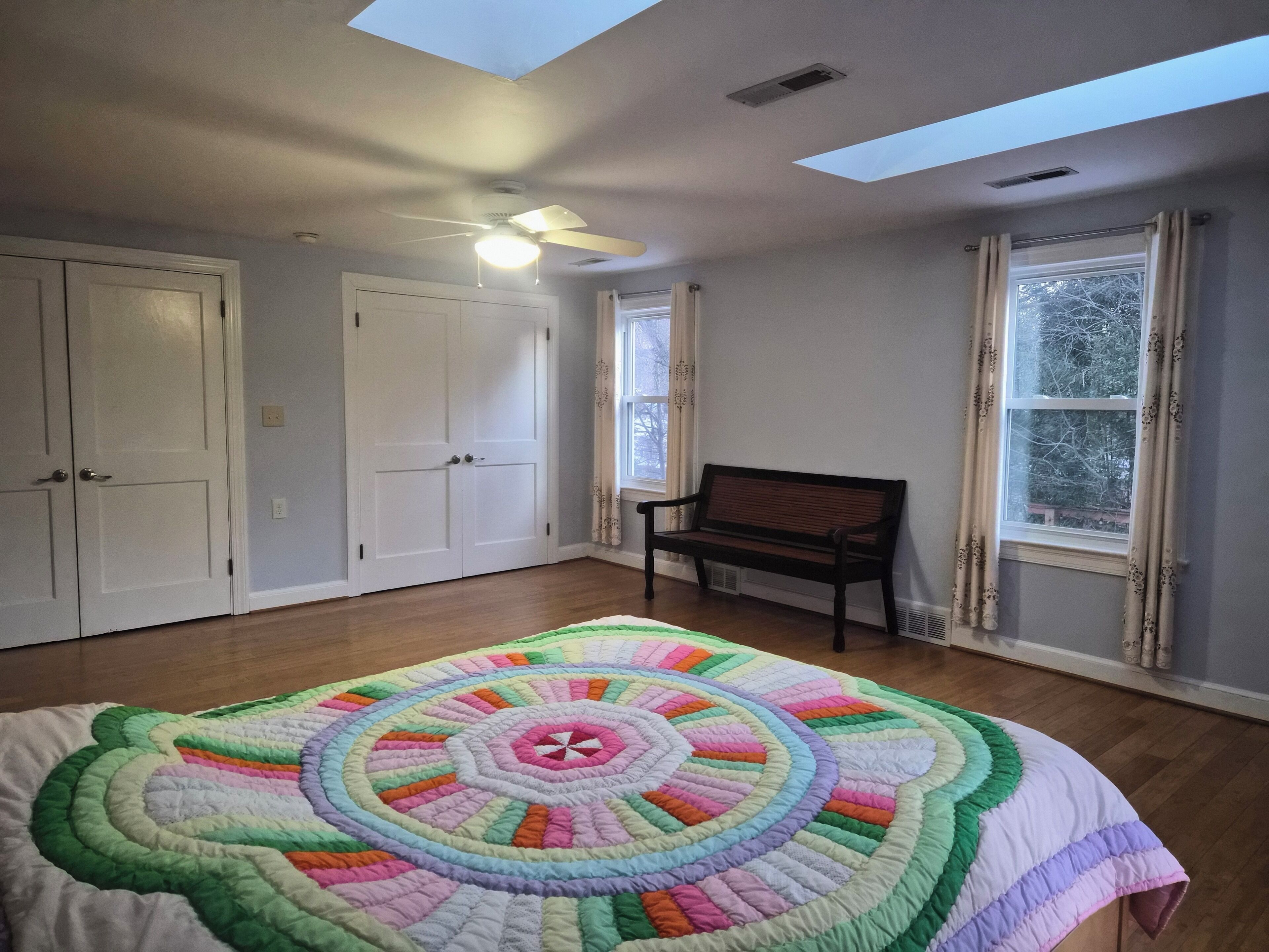 5 bedrooms, WiFi, bed sheets