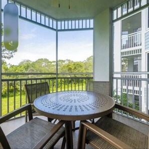 Outdoor dining - Marriott Cypress Harbour Experience
Paradise in a 2BR Villa - Sleeps 8! (Orlando)