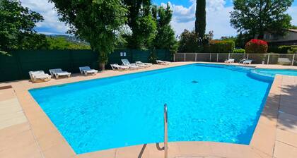 Maison provençale avec terrasse | AccÚs piscine