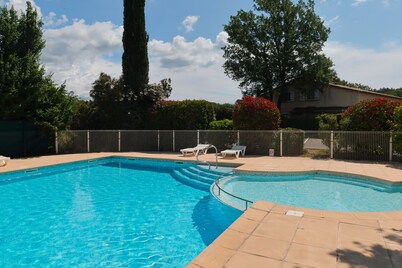 Maison provençale avec terrasse | Accès piscine