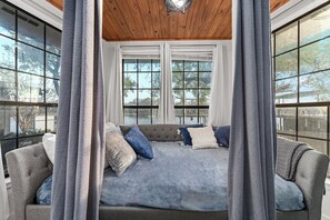 6 habitaciones, escritorio y tabla de planchar con plancha 