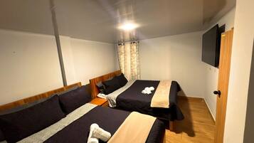 3 bedrooms, iron/ironing board, WiFi, bed sheets