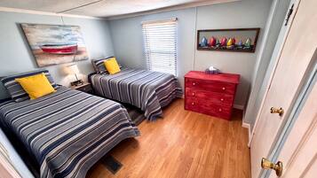 3 chambres, fer et planche à repasser, Wi-Fi gratuit, draps fournis