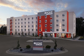Unclassified image, 4 of 41, button - @HOME by Best Western McDonough Atlanta South (McDonough)